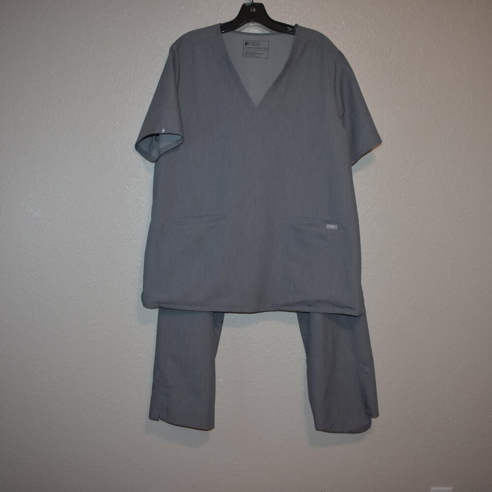 FIGS Men's Scrub set